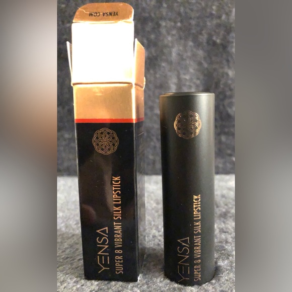 Yensa Super 8 Vibrant Silk Lipstick-Charm. Sexy, Flirt, Lustful, Bright, Vibe - Picture 4 of 6